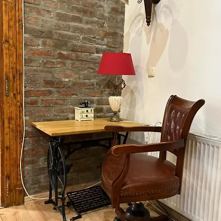 Rustic In The Jewish Quarter *