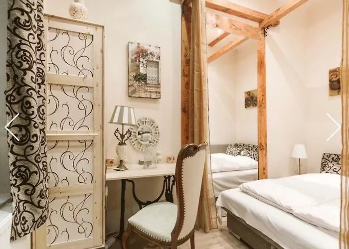 Rustic In The Jewish Quarter *
